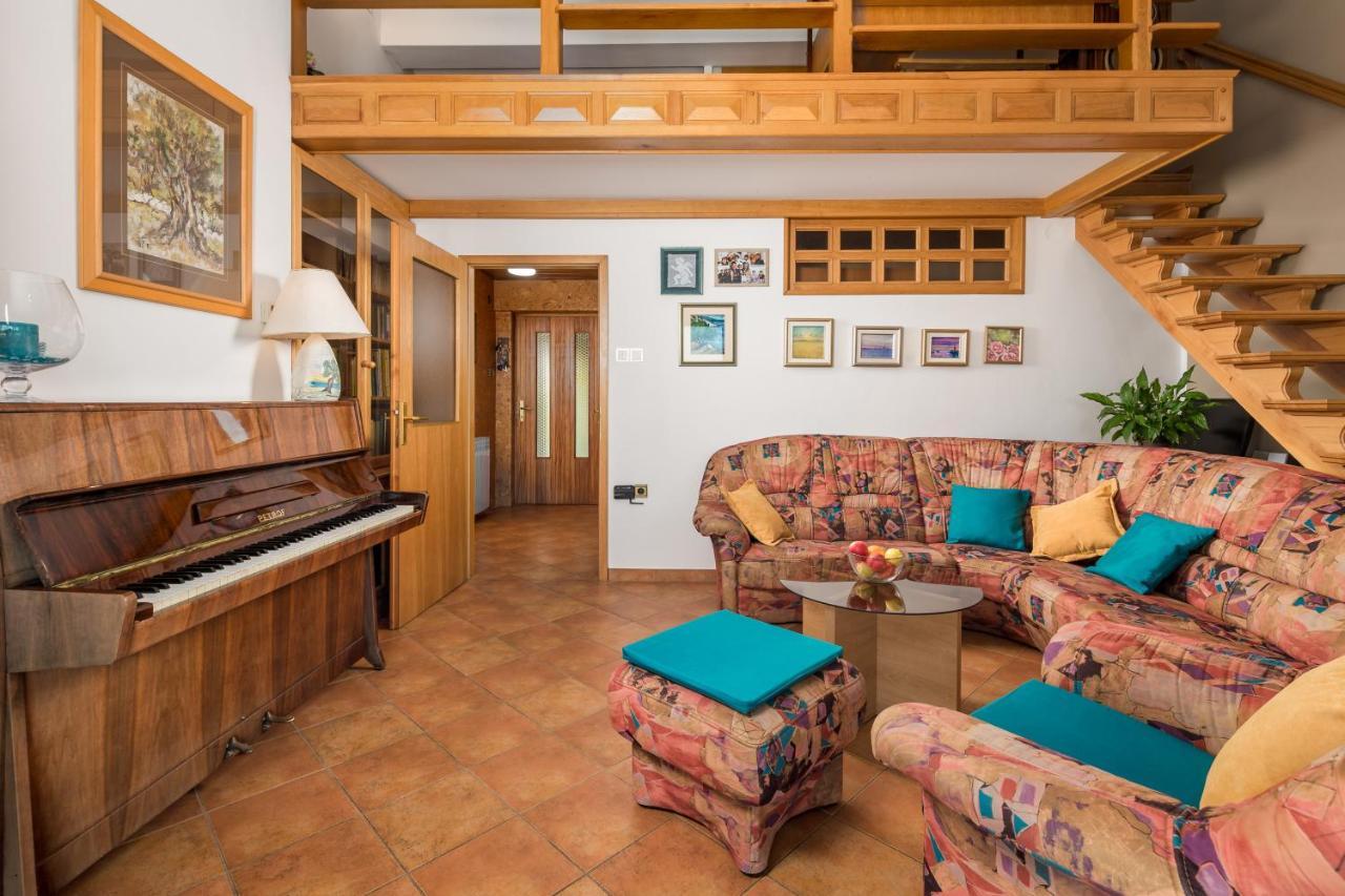 Apartment Magda With A Parking Space And Sea View غييكا المظهر الخارجي الصورة