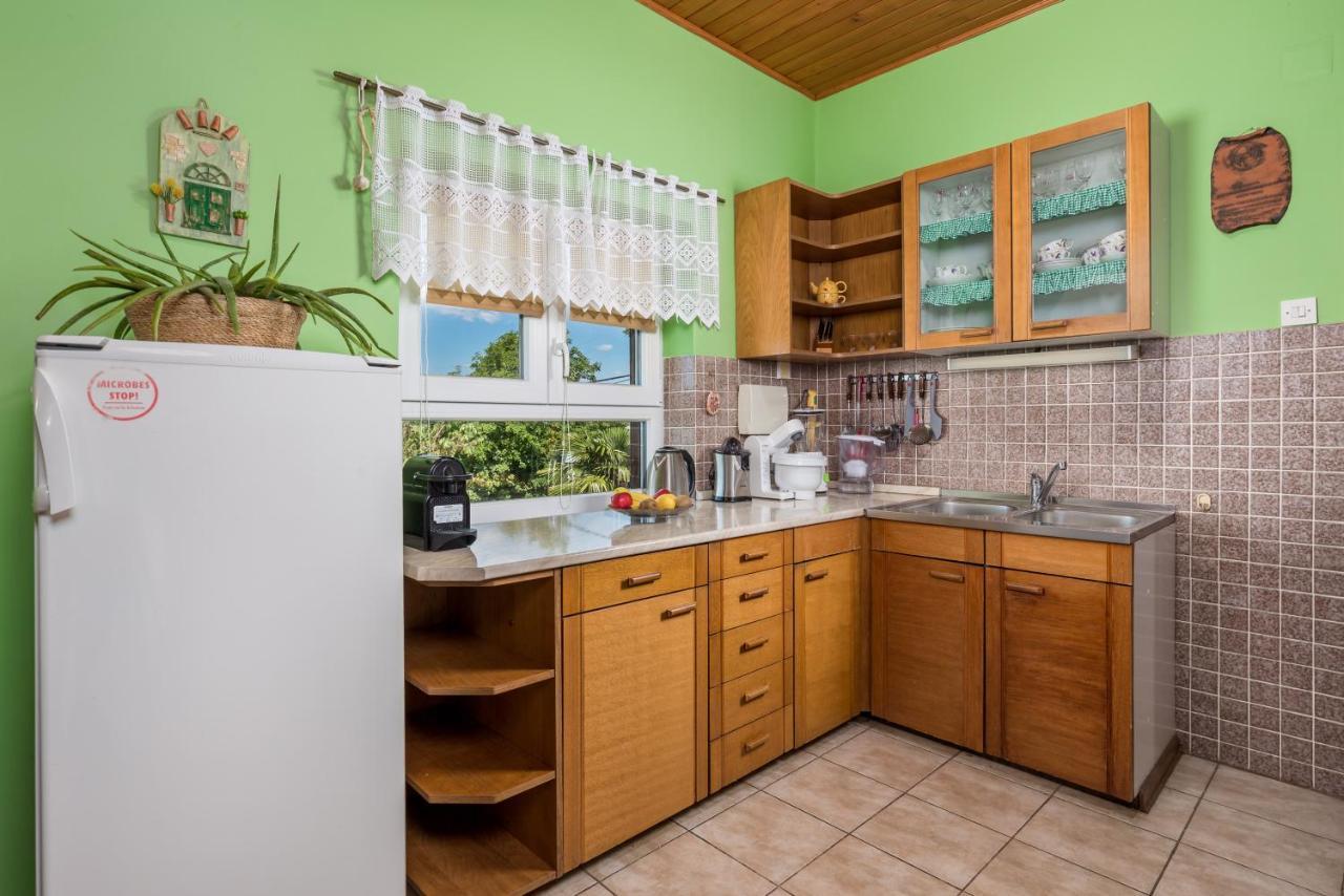 Apartment Magda With A Parking Space And Sea View غييكا المظهر الخارجي الصورة